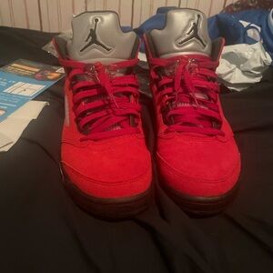 Jordan 5 Retro "RAGING BULL" SIZE 10